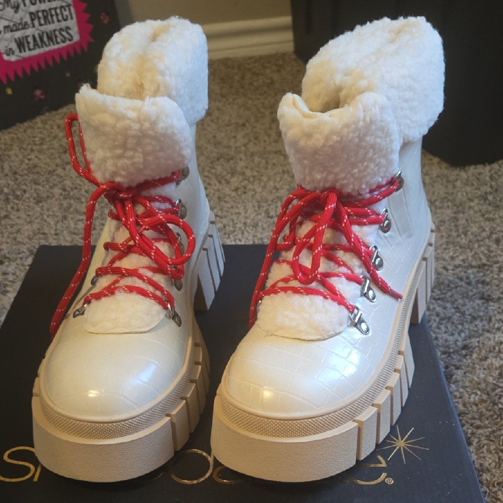 Shoe Dazzle Stylish Cream Boots with Red Laces - Picture 1 of 4